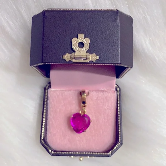 🩷PRICE IS FIRM🩷Juicy Couture Raspberry Heart Charm BNIB Excellent Condition - Picture 13 of 13